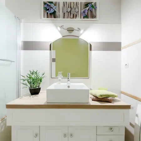 :) Grand Lumineux A Et Parking Lägenhet *